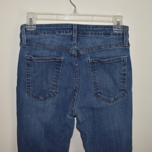 ✨️Boutique Frayed Fringe Hem Skinny Jeans - Picture 4 of 6